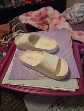 Old Navy Cream Slide Sandals for Kids